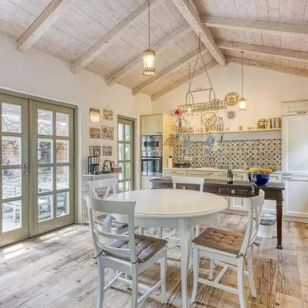 Villa Menta 2 By Guide *