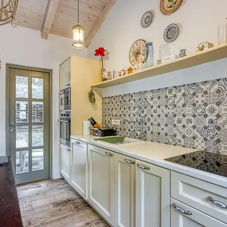 Menta 2 By Guide Bajcici