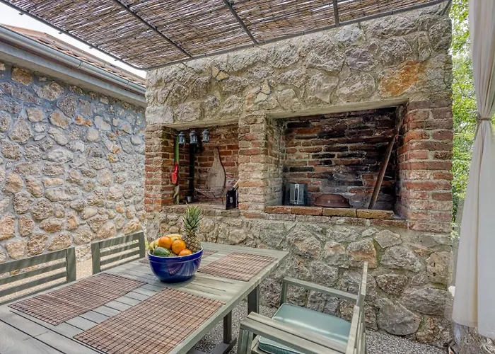 Villa Menta 2 By Guide