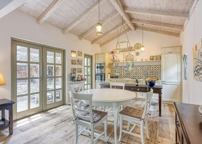 Villa Menta 2 By Guide *