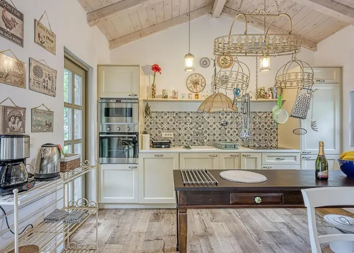 Menta 2 By Guide Villa Bajčići