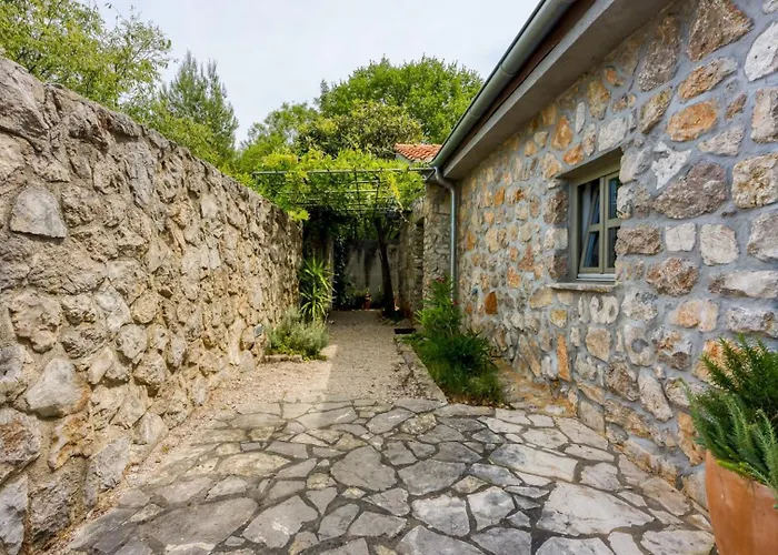 Menta 2 By Guide Villa